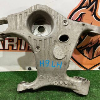 T4A41530 Rear left lower lever Jaguar F-Pace X761 (2017-) USED cost 150 € in stock 3 pcs.