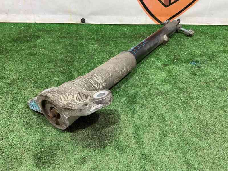 T4A42733 Rear shock absorber not adaptive 2021- Jaguar F-Pace X761 (2017-) Used cost 150 € in stock 3 pcs.