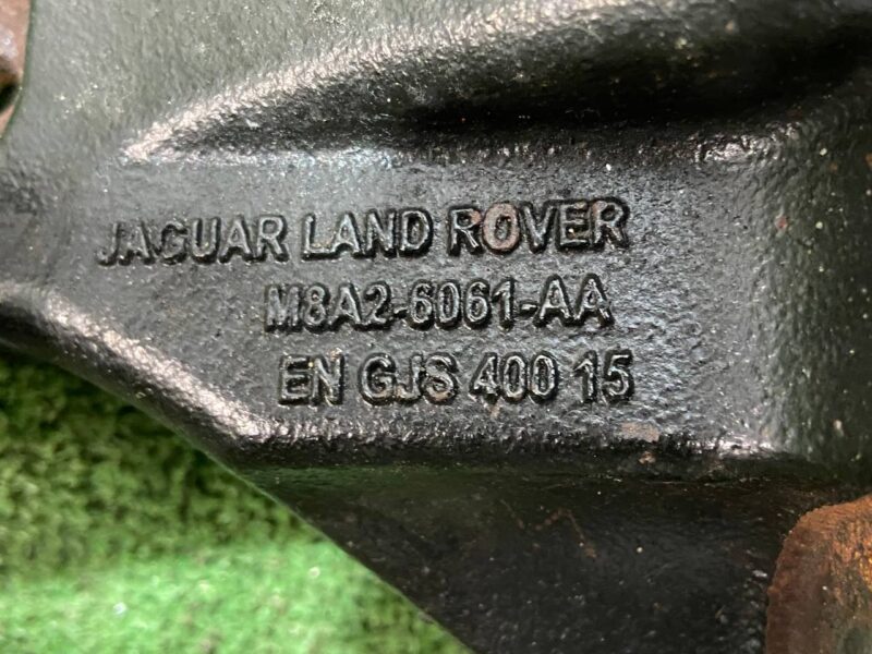 T4A43952 Left Engine Mount Bracket Jaguar F-Pace X761 (2017-) Used cost 25 € in stock 3 pcs.
