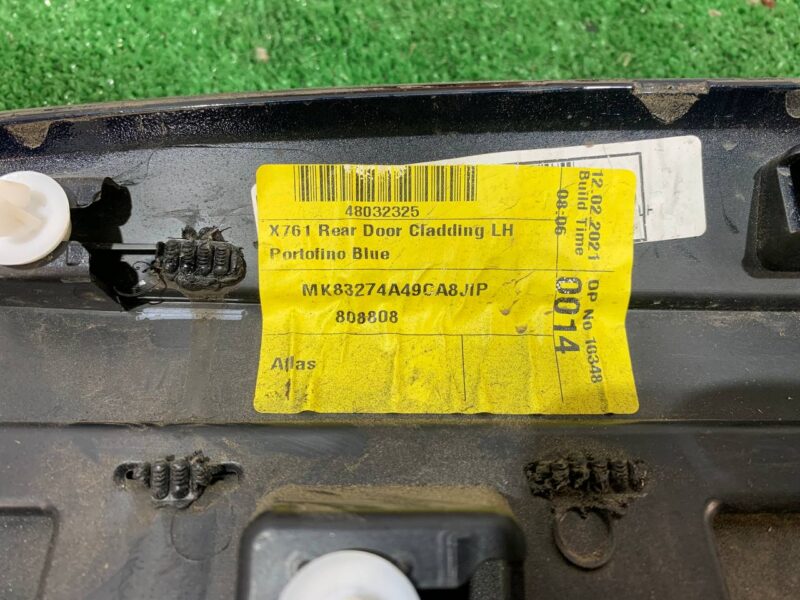 T4A44004LML Rear left door molding Jaguar F-Pace X761 (2017-) used cost 50 € in stock 1 pcs.