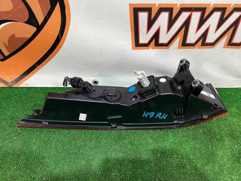 T4A44670 Rear right light in the wing 2021- Jaguar F-Pace X761 (2017-) Used cost 400 € in stock 1 pcs.