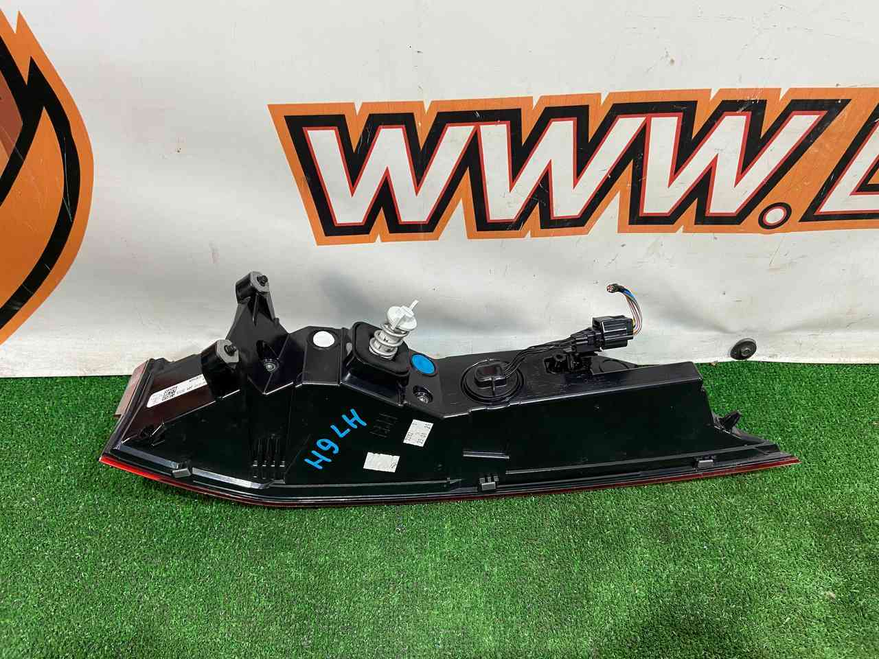 T4A44675 Left rear wing lamp for 2021 Jaguar F-Pace X761 (2017-) Used cost 350 € in stock 1 pcs.