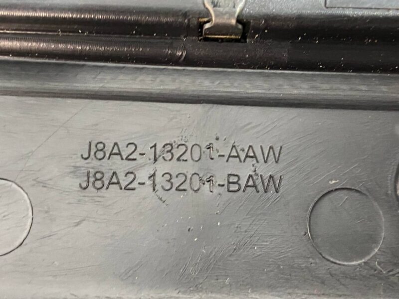 T4A45353PVJ Front door sill left/right set Jaguar F-Pace X761 (2017-) used cost 25 € in stock 2 pcs.