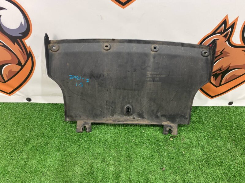 T4A8120 Tow Hook Cover Rear Jaguar F-Pace X761 (2017-) Used cost 70 € in stock 1 pcs.