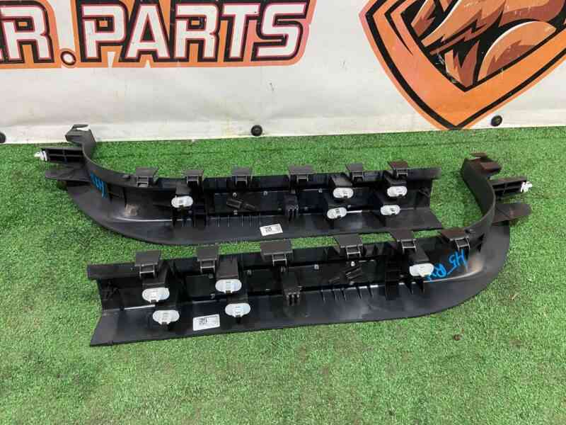 T4K1082PVJ Set of sill trims Jaguar I-Pace (2018-) Used cost 200 € in stock 1 pcs.