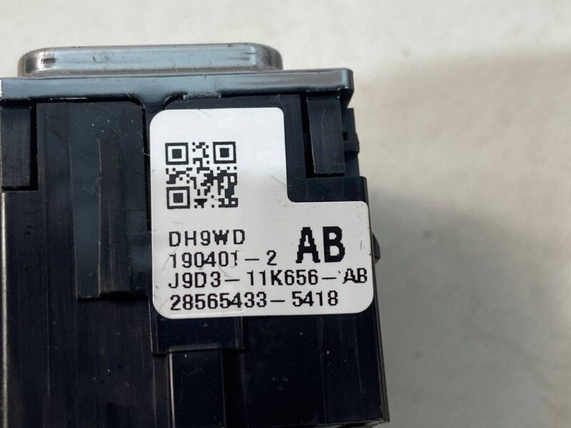 T4K1198 Hazard warning button Jaguar I-Pace (2018-) Used cost 40 € in stock 10 pcs.