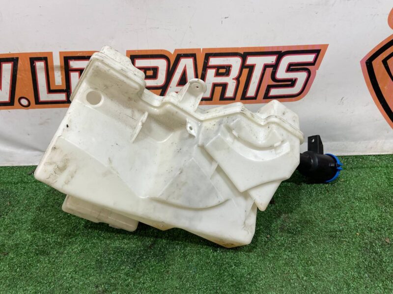 T4K1242 Jaguar I-Pace Windscreen Washer Reservoir (2018-) Used cost 70 € in stock 4 pcs.