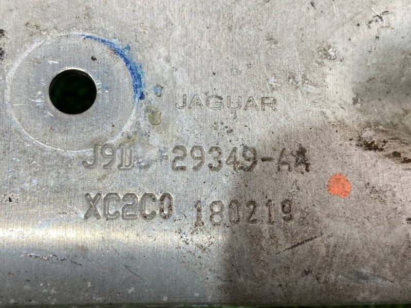 T4K1261 Used JAGUAR I-PACE additional subframe bracket cost 5 € in stock 1 pcs.