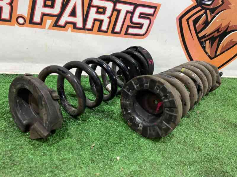 T4K12784 Rear spring Jaguar I-Pace (2018-) Used cost 50 € in stock 6 pcs.