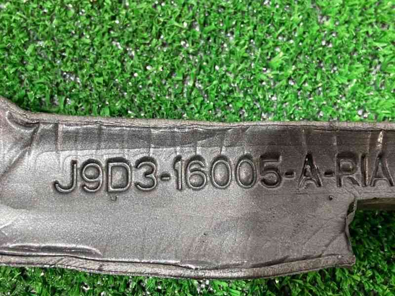 T4K12848LML Wing seal right Jaguar I-Pace (2018-) used cost 25 € in stock 1 pcs.