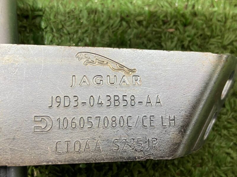 T4K1760 Torpedo bracket right Jaguar I-Pace (2018-) used cost 20 € in stock 1 pcs.
