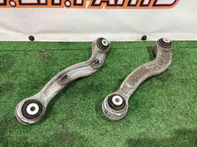 T4K4489 Rear upper lever Jaguar I-Pace (2018-) USED cost 115 € in stock 10 pcs.