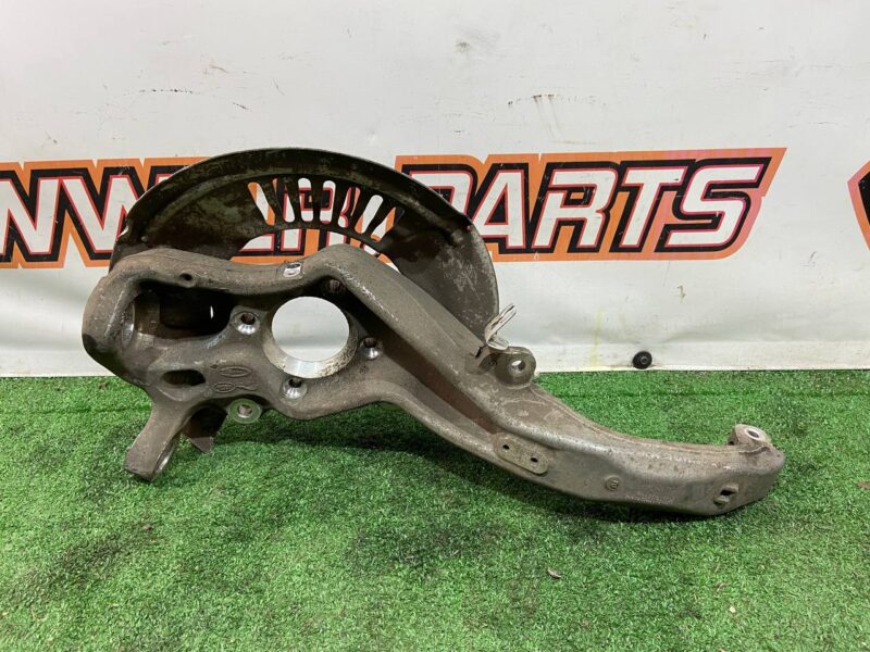 T4K4735 Steering knuckle (trunnion) front right Jaguar I-Pace X590 (2018-) USED cost 360 € in stock 6 pcs.