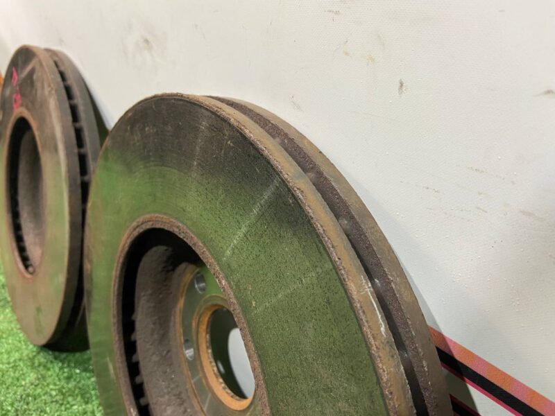 T4K5014 Front brake disc R18 brakes, brake disc 350 mm JAGUAR I-PACE Used cost 50 € in stock 6 pcs.