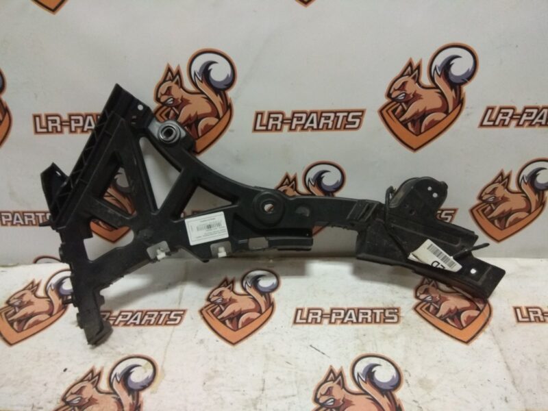 T4K5191 Rear bumper mounting bracket right Jaguar I-Pace X590 (2018-) Used cost 60 € in stock 7 pcs.