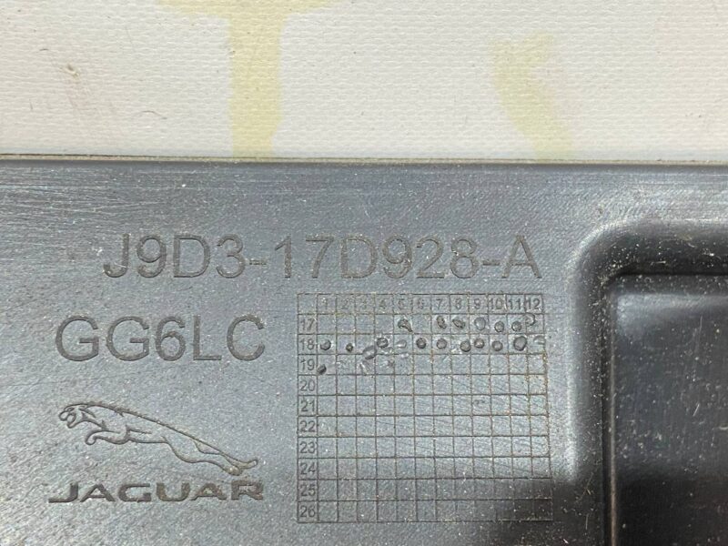 T4K5313 Rear Bumper Mounting Bracket Jaguar I-Pace (2018-) Used cost 60 € in stock 6 pcs.