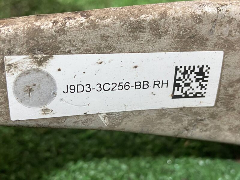 T4K5804 Front right lower control arm Jaguar I-Pace (2018-) Used cost 200 € in stock 9 pcs.