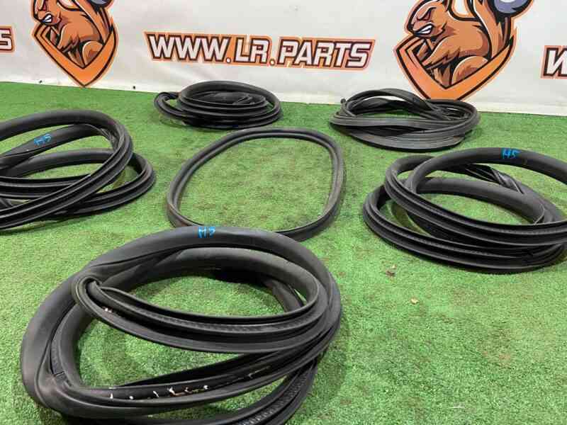 T4K9197 Seal kit for doors, trunk lid, hood Jaguar I-Pace (2018-) used cost 200 € in stock 1 pcs.