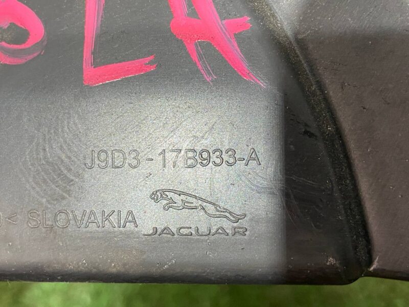 T4K9888 Left Bumper Mounting Bracket Jaguar I-Pace X590 (2018-) Used cost 15 € in stock 5 pcs.