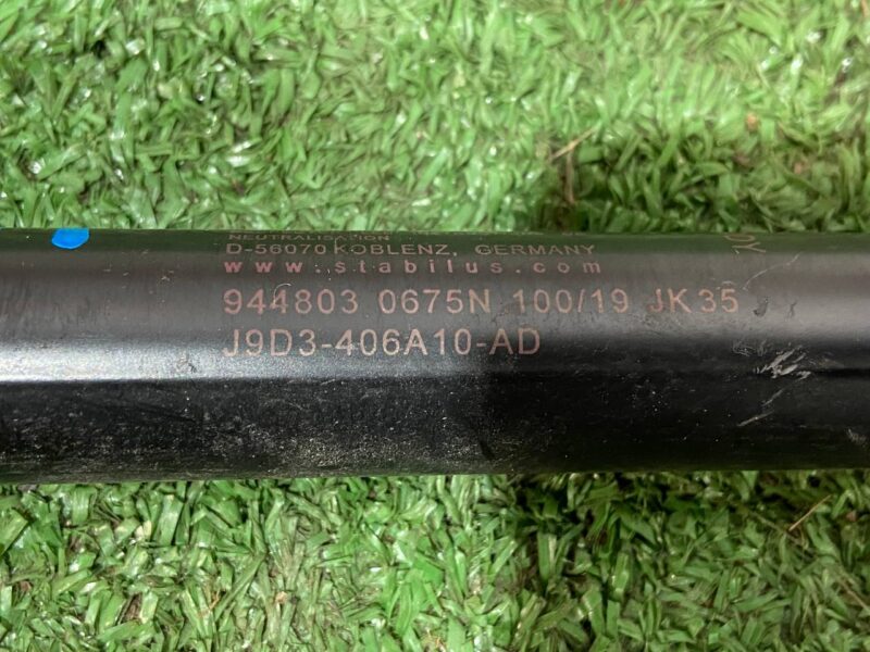 T4K9951 Gas-filled stop lyady right JAGUAR I-PACE Used cost 50 € in stock 2 pcs.