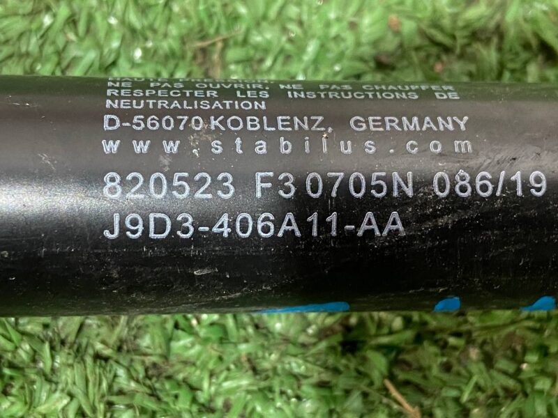 T4K9952 Gas-filled stop lyady left JAGUAR I-PACE Used cost 50 € in stock 1 pcs.