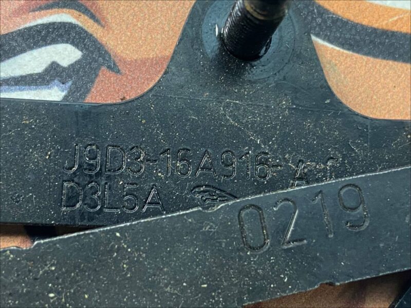 T4K9982 Hood actuator Jaguar I-Pace X590 (2018-) Used cost 30 € in stock 4 pcs.