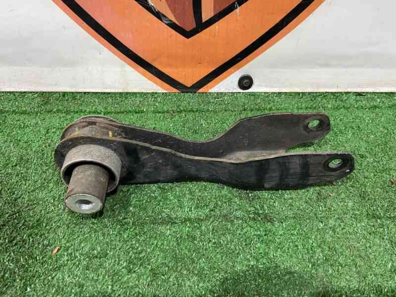 T4N22003 Rear right lower control arm Jaguar I-Pace (2018-) Used cost 100 € in stock 4 pcs.