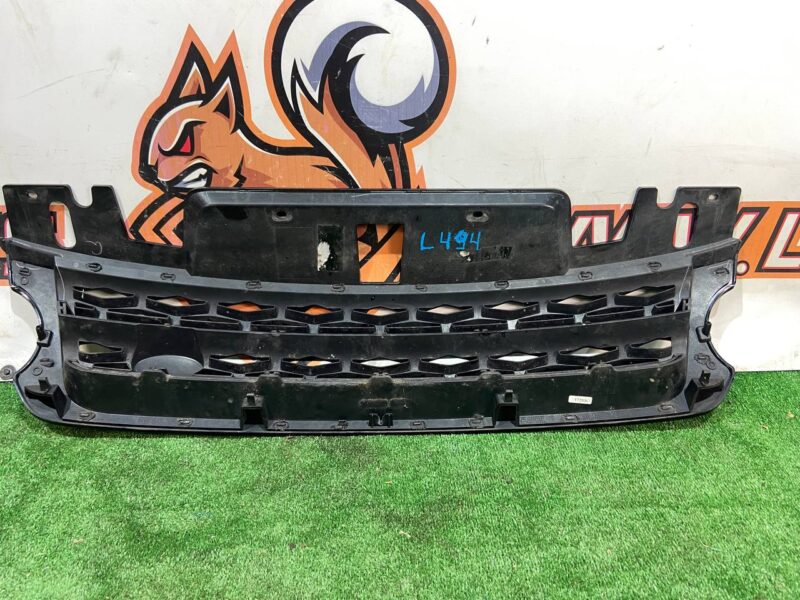 LR054765 Radiator grille Range Rover Sport L494 (2014-2022) Used cost 140 € in stock 2 pcs.