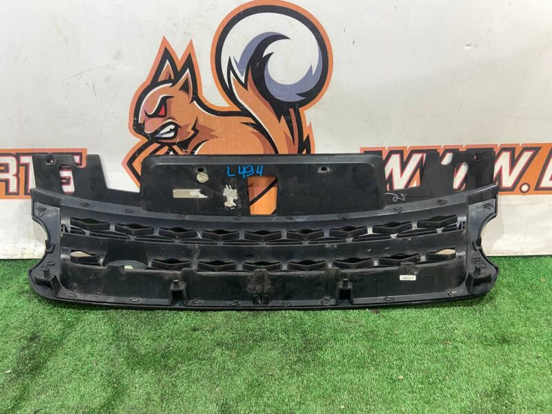 LR060335 Radiator grille Range Rover Sport L494 (2014-2022) Used cost 110 € in stock 3 pcs.
