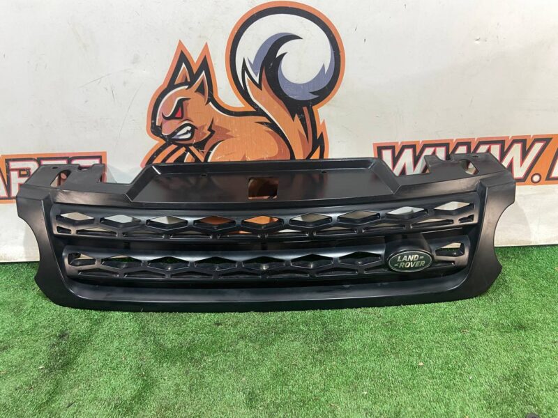 LR060335 Radiator grille Range Rover Sport L494 (2014-2022) Used cost 110 € in stock 3 pcs.