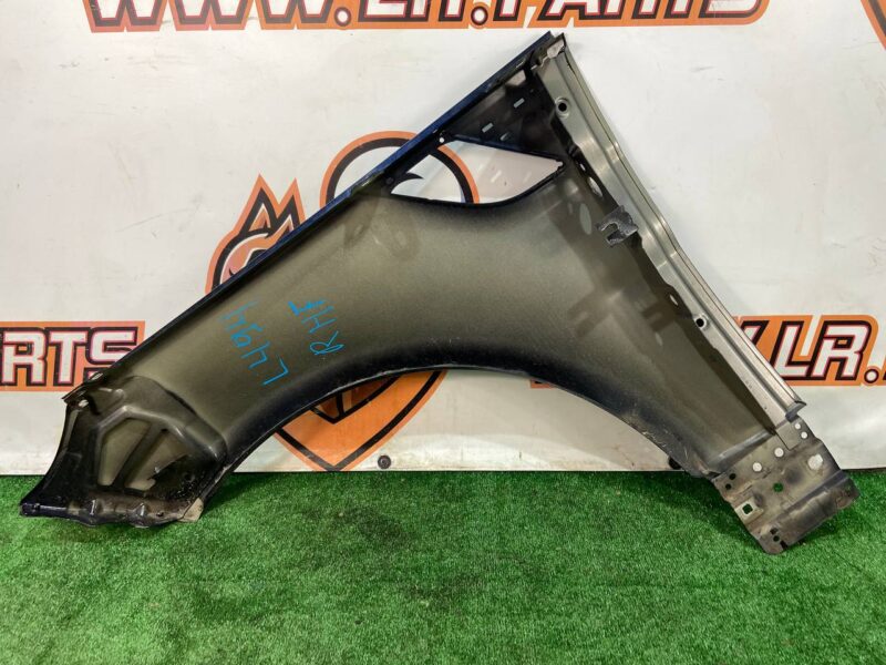 LR044231 Front right fender Range Rover Sport L494 (2014-2022) USED cost 177 € in stock 4 pcs.