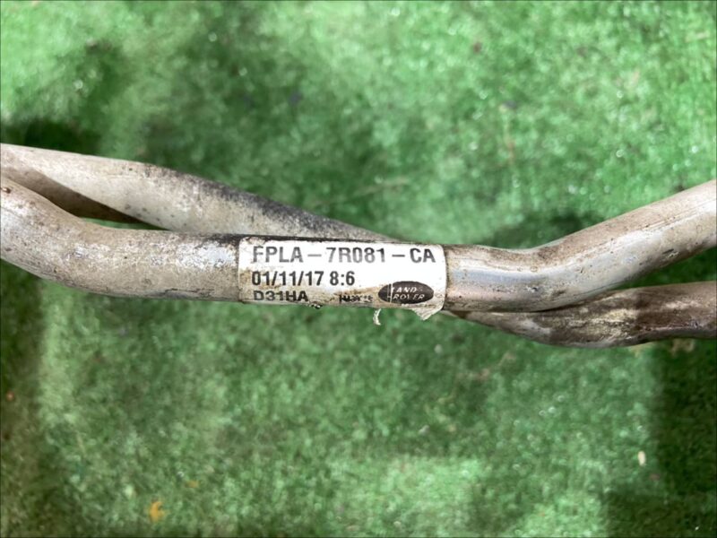 LR062431 Oil Cooler Pipeline 3.0D Range Rover Sport L494 (2014-2022) Used cost 75 € in stock 3 pcs.