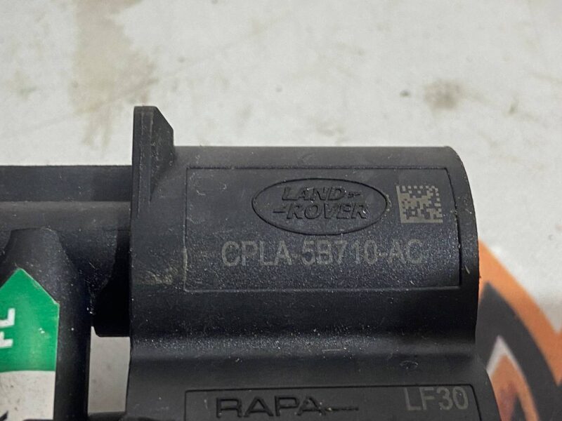LR070245 Front air suspension valve block Range Rover L405 (2013-2021) USED - Image 16