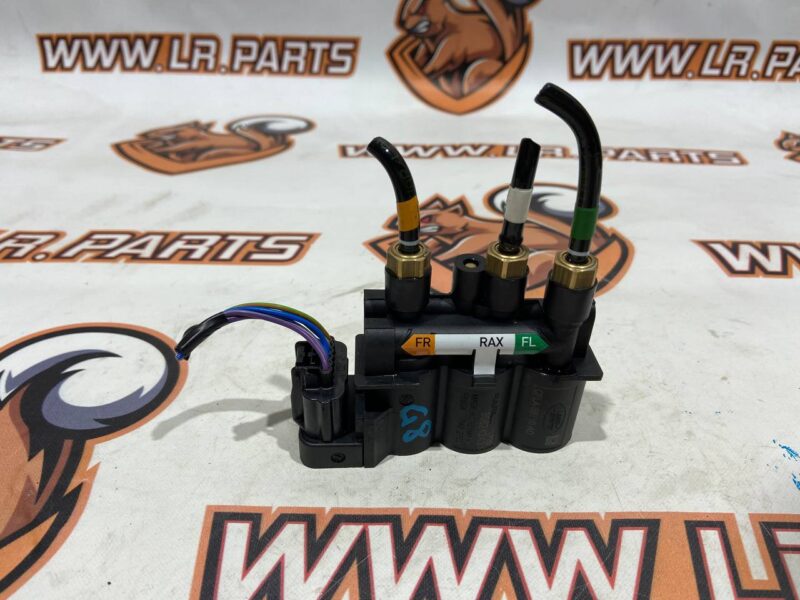 LR070245 Front air suspension valve block Range Rover L405 (2013-2021) USED - Image 21