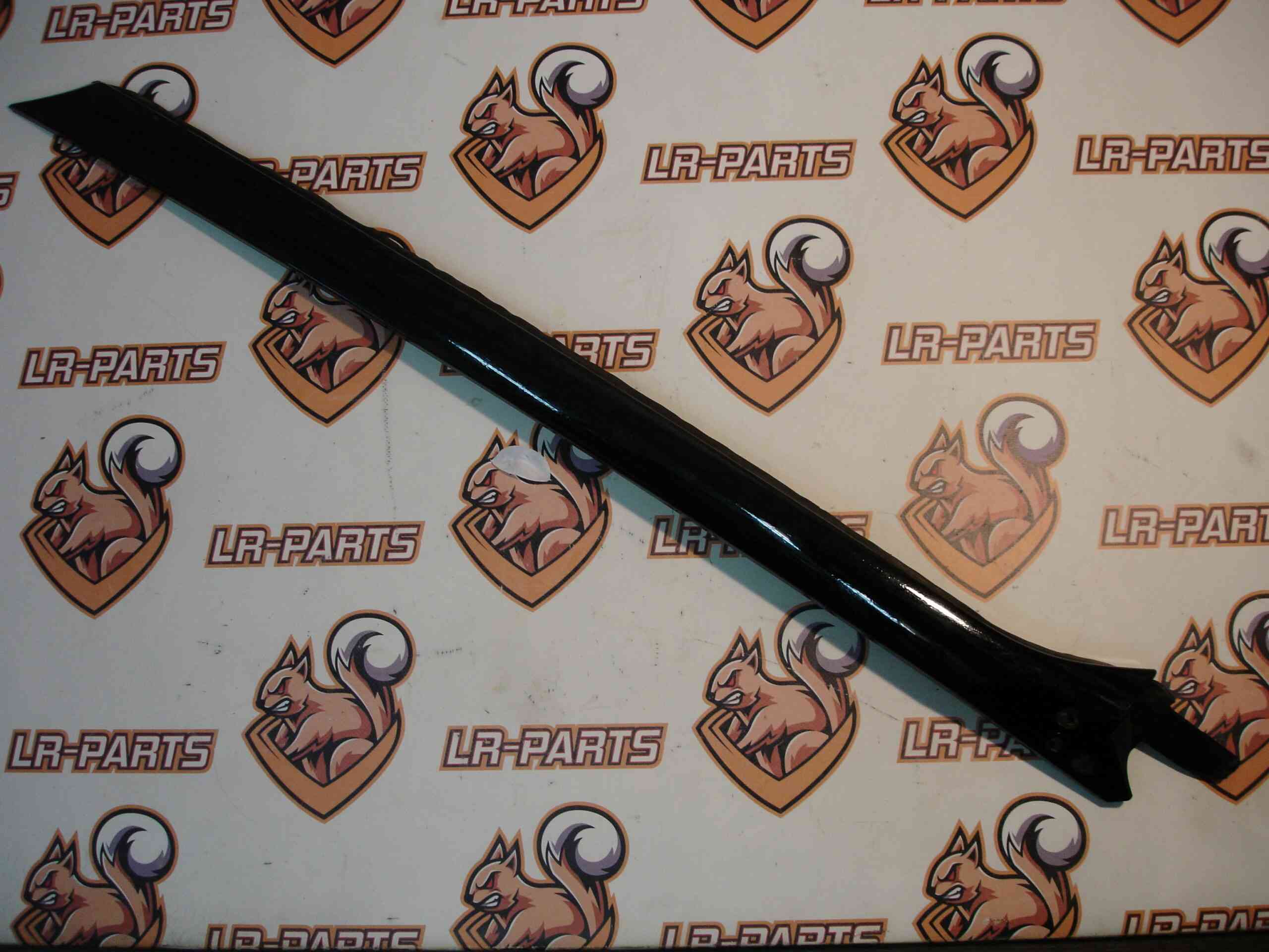 LR076514 Right windshield pillar cover for Range Rover Sport L494 (2014-2022) Used cost 60 € in stock 1 pcs.