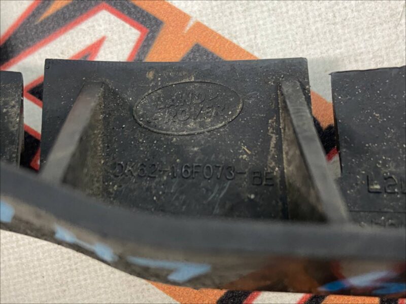 LR076777 Front bumper mounting bracket left Range Rover Sport L494 (2014-2022) Used cost 7 € in stock 1 pcs.