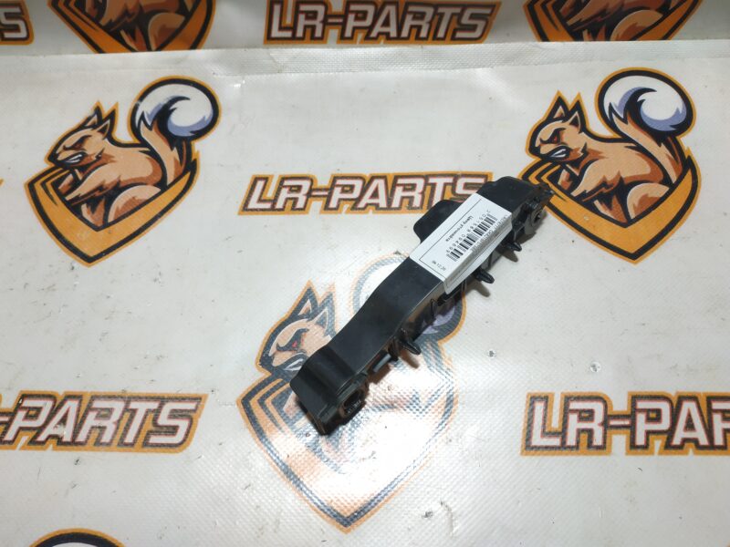 LR076777 Front bumper mounting bracket left Range Rover Sport L494 (2014-2022) Used cost 7 € in stock 1 pcs.