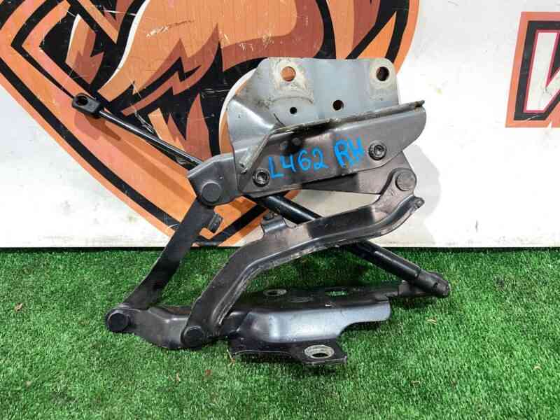 LR080203 Hood hinge right Land Rover Discovery 5 L462 (2017-) used - Image 12
