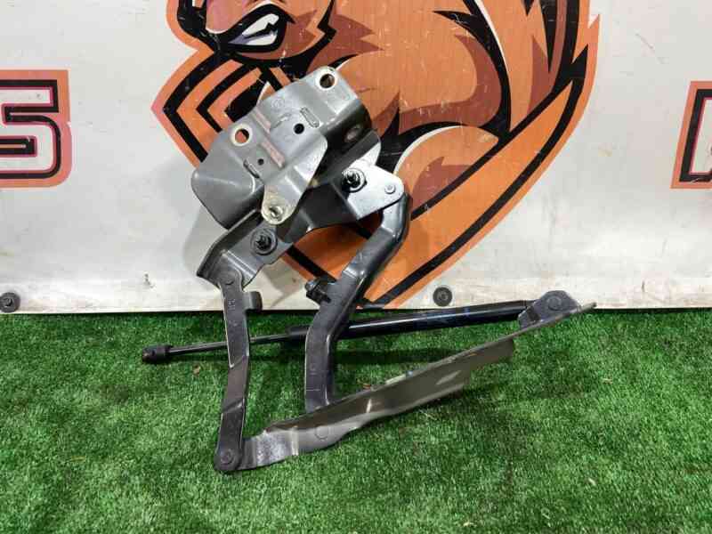 LR080204 Hood hinge left Land Rover Discovery 5 L462 (2017-) used - Image 13