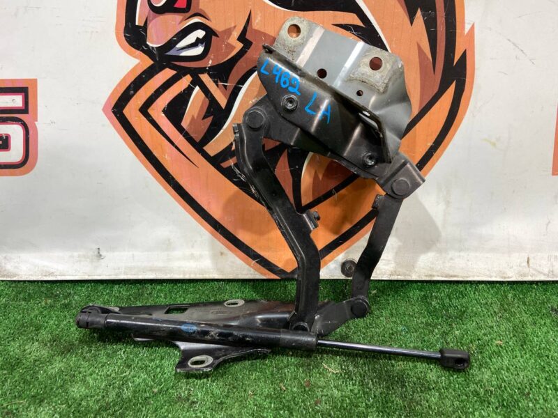 LR080204 Hood hinge left Land Rover Discovery 5 L462 (2017-) used - Image 14
