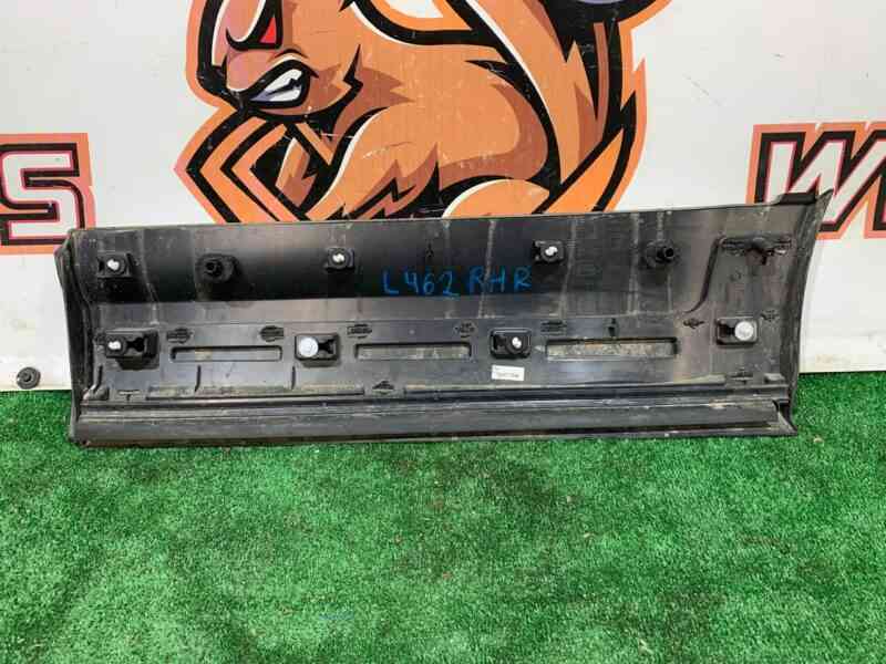 LR082944 Exterior door molding rear right Land Rover Discovery 5 L462 (2017-) used - Image 12