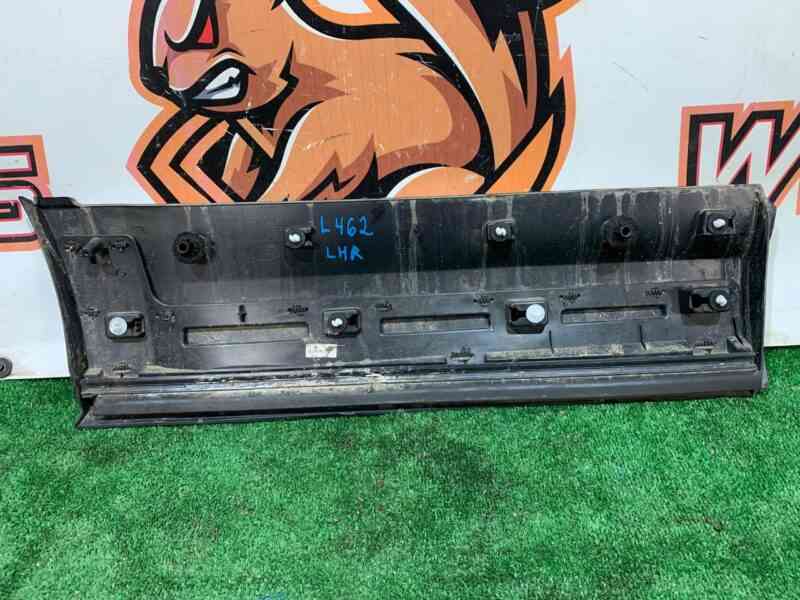 LR082945 Rear Left Door Exterior Molding Used Land Rover Discovery 5 L462 (2017-) - Image 15