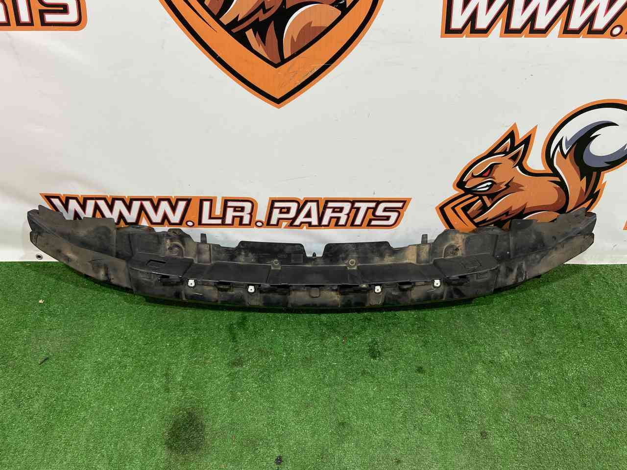 LR083117 Front bumper mounting bracket Land Rover Discovery 5 L462 (2017-) used cost 125 € in stock 1 pcs.