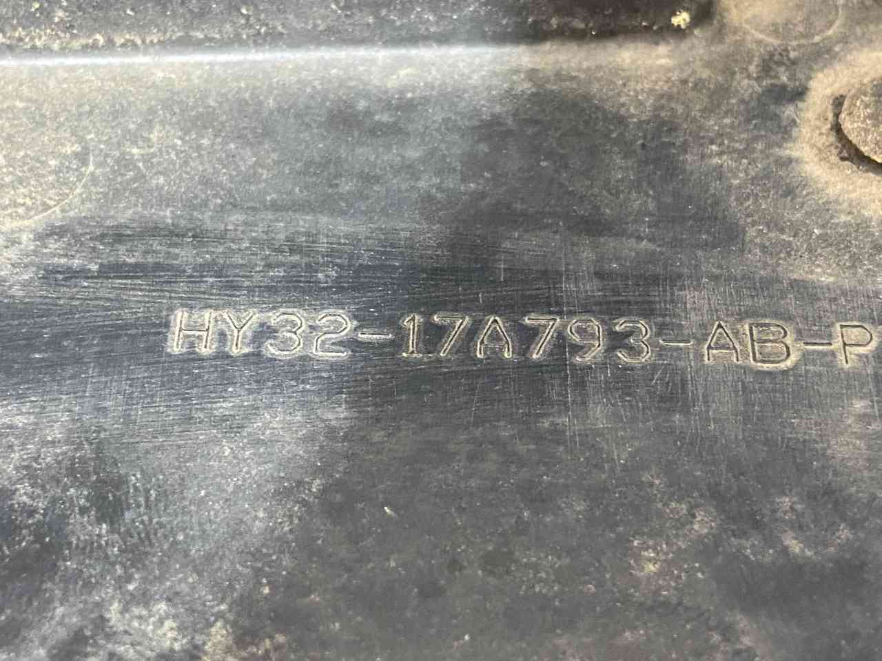 LR083117 Front bumper mounting bracket Land Rover Discovery 5 L462 (2017-) used cost 125 € in stock 1 pcs.