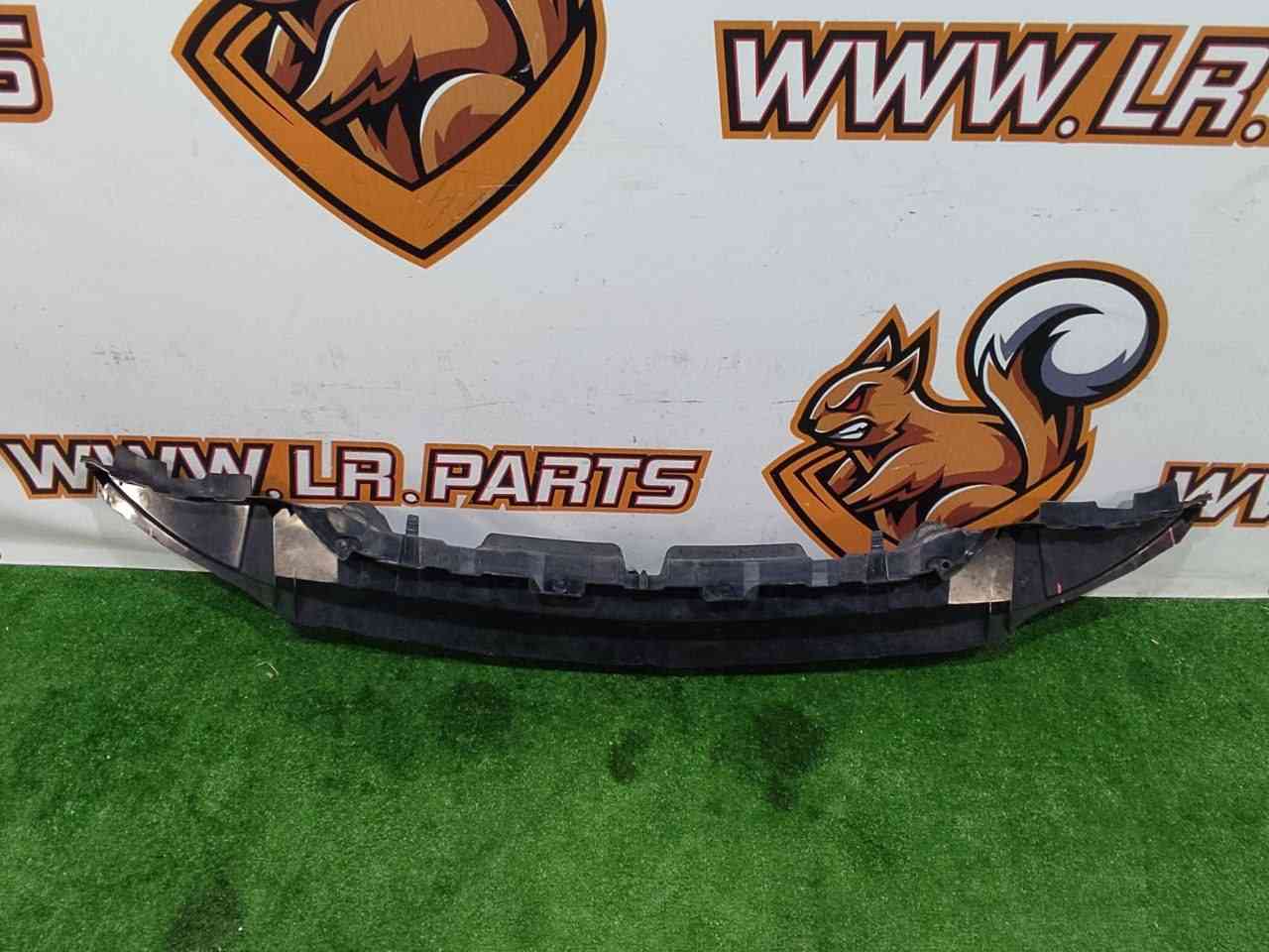 LR083117 Front bumper mounting bracket Land Rover Discovery 5 L462 (2017-) used cost 125 € in stock 1 pcs.