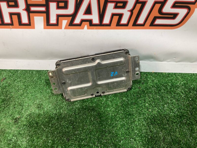 LR086488 Differential control unit Land Rover Discovery 5 L462 (2017-) Used cost 140 € in stock 1 pcs.