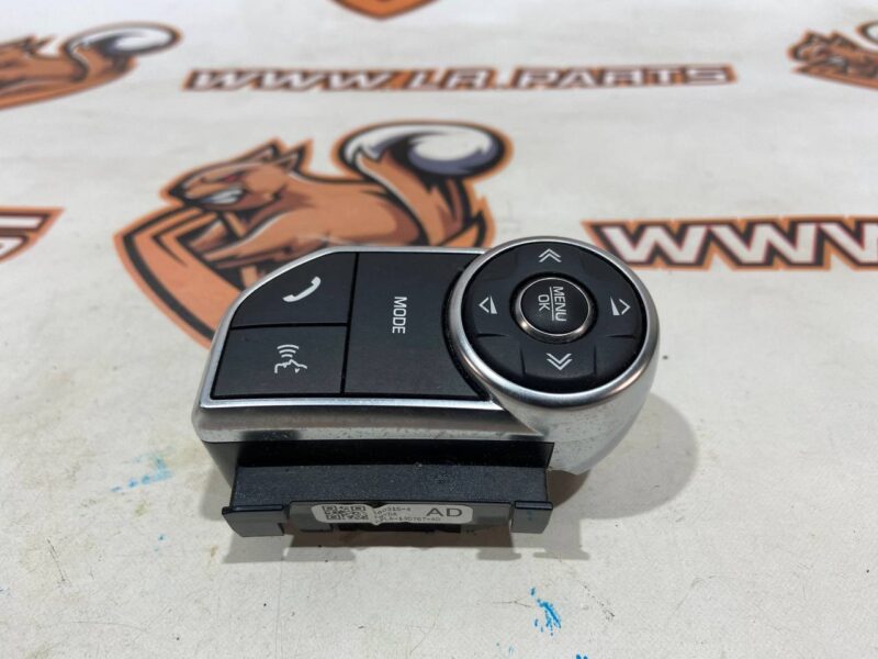 LR087485 Steering wheel switch button RH RANGE ROVER SPORT L494 13- Used cost 45 € in stock 5 pcs.