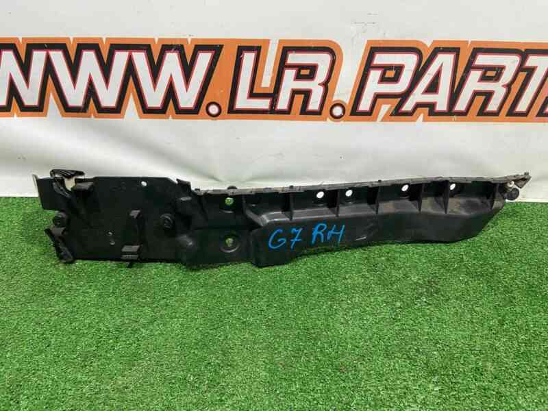 LR087705 Rear right bumper mounting bracket Range Rover Sport L494 (2014-2022) used cost 30 € in stock 3 pcs.