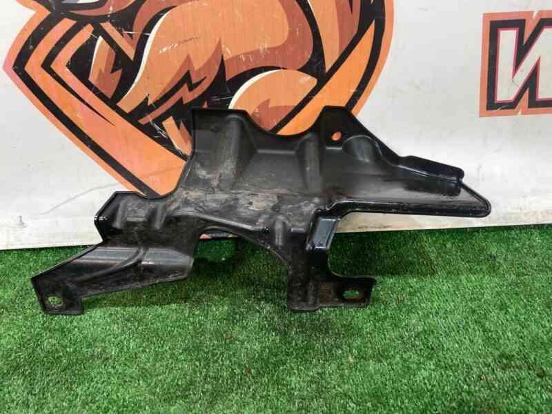 LR088329 Heat shield left Range Rover Sport L494 (2014-2022) Used cost 10 € in stock 4 pcs.