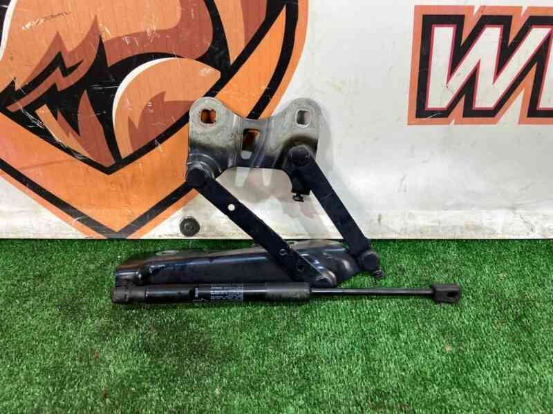 LR088985 Hood hinge left Range Rover L405 (2013-2021) Used - Image 24